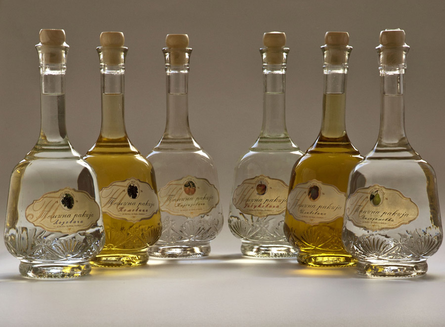 Name:  tomina-rakija-komovica-v.jpg
Views: 1219
Size:  133.2 KB